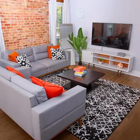 5Mins From Downtown 2Bd Fulton Market, Free Onsite Parking